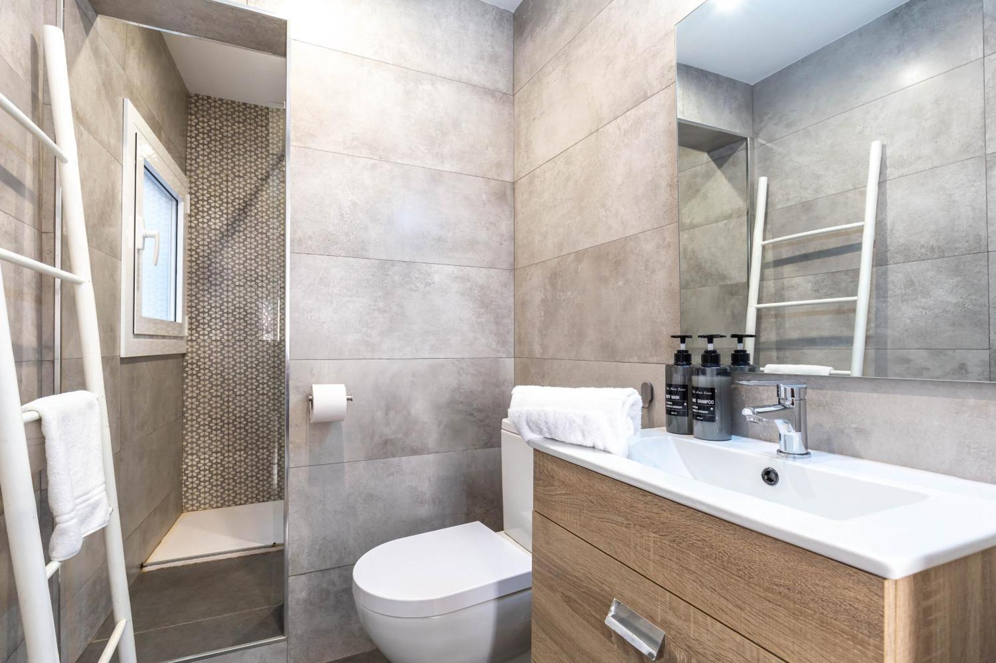 Apartment Picasso Cornella *